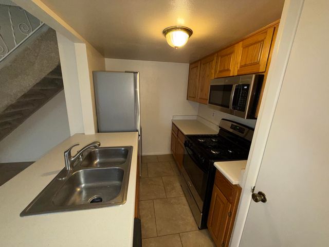 12009 Stilwell Drive NE APT B, Albuquerque, NM 87112