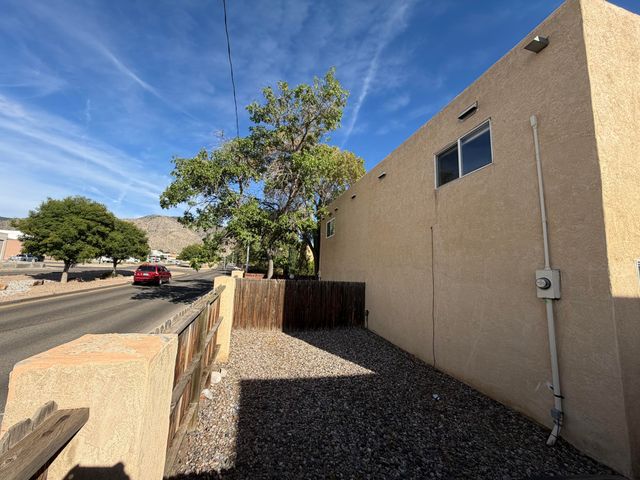 12009 Stilwell Drive NE APT B, Albuquerque, NM 87112