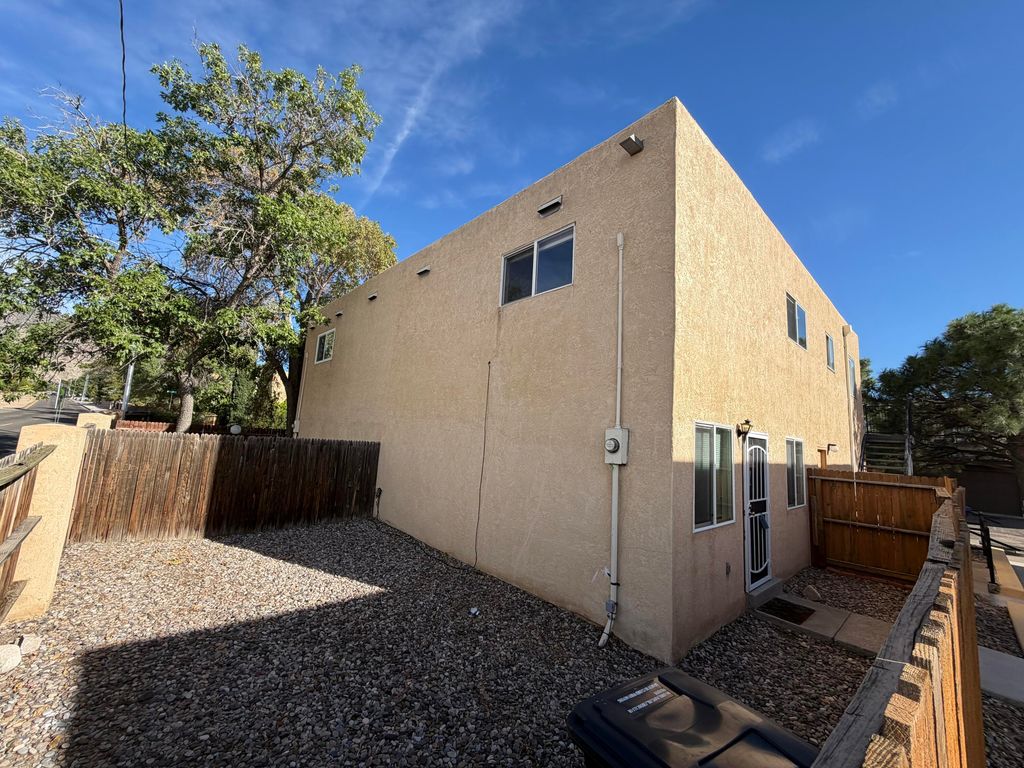 12009 Stilwell Drive NE APT B, Albuquerque, NM 87112