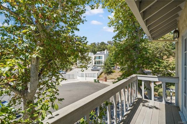 22755 Dale Court, Chatsworth, CA 91311