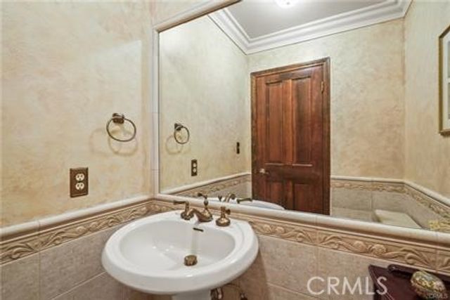 22755 Dale Court, Chatsworth, CA 91311