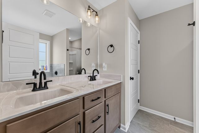 1538 Fredrick Dr, Clarksville, TN 37042