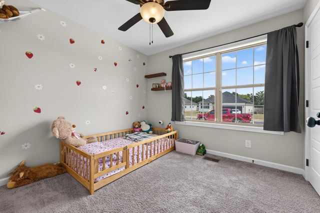 1538 Fredrick Dr, Clarksville, TN 37042