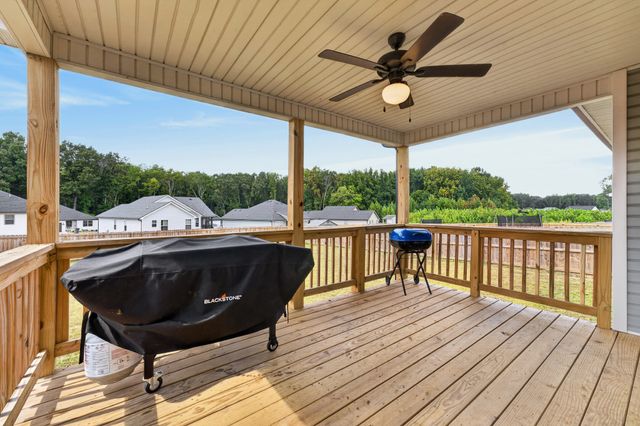 1538 Fredrick Dr, Clarksville, TN 37042