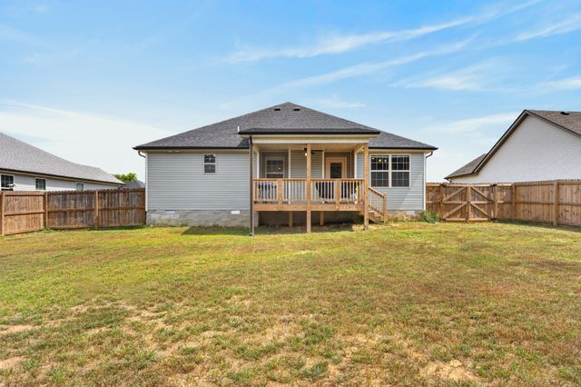 1538 Fredrick Dr, Clarksville, TN 37042