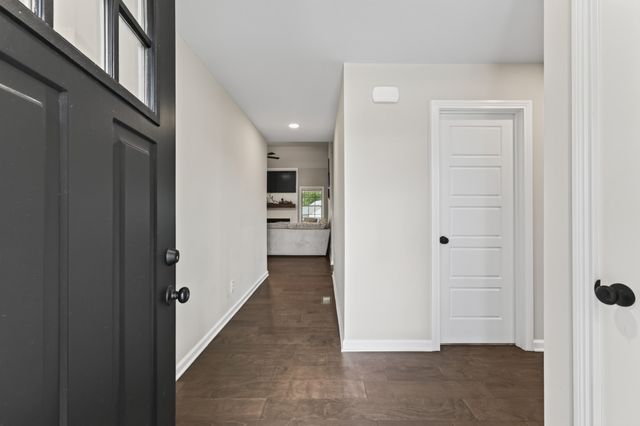 1538 Fredrick Dr, Clarksville, TN 37042