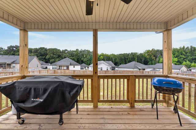 1538 Fredrick Dr, Clarksville, TN 37042