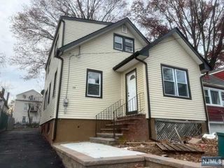 13 Crown Street, Newark, NJ 07106