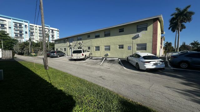 13 NE 2nd Avenue 201, Dania Beach, FL 33004