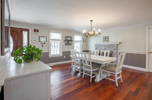 8 Ferncroft Drive, Nashua, NH 03063