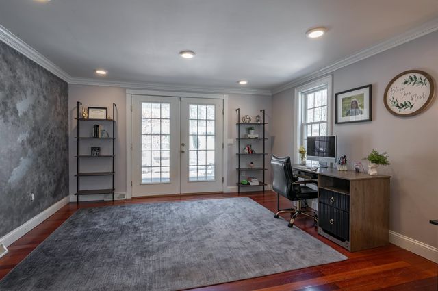 8 Ferncroft Drive, Nashua, NH 03063
