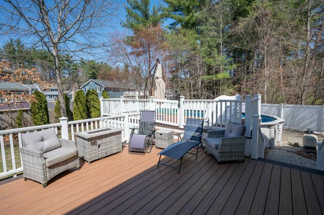 8 Ferncroft Drive, Nashua, NH 03063