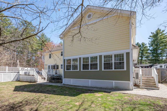 8 Ferncroft Drive, Nashua, NH 03063