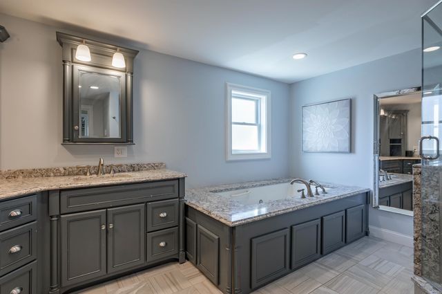 8 Ferncroft Drive, Nashua, NH 03063