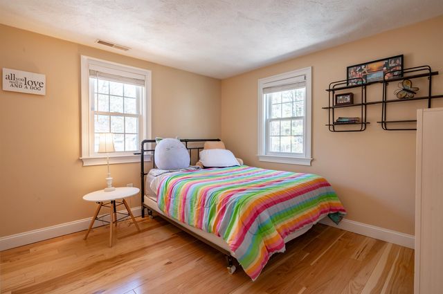 8 Ferncroft Drive, Nashua, NH 03063