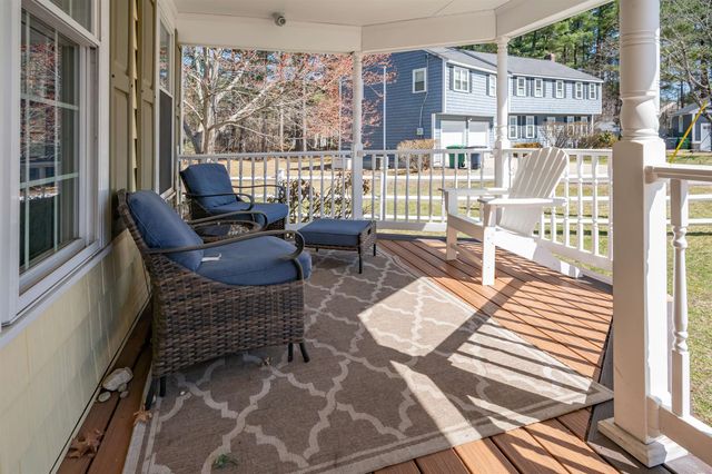 8 Ferncroft Drive, Nashua, NH 03063