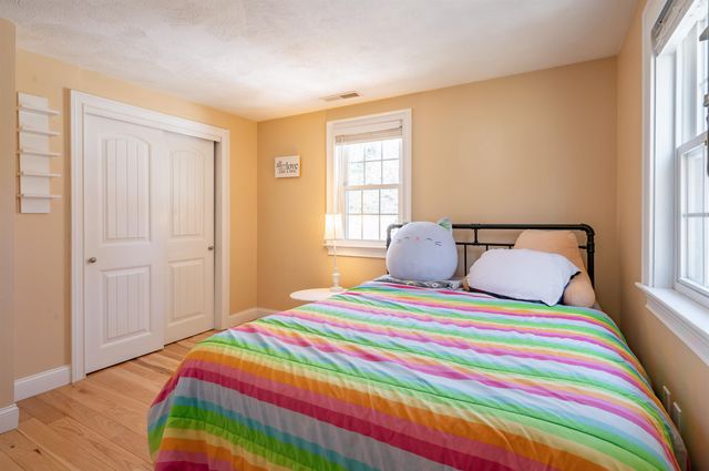 8 Ferncroft Drive, Nashua, NH 03063