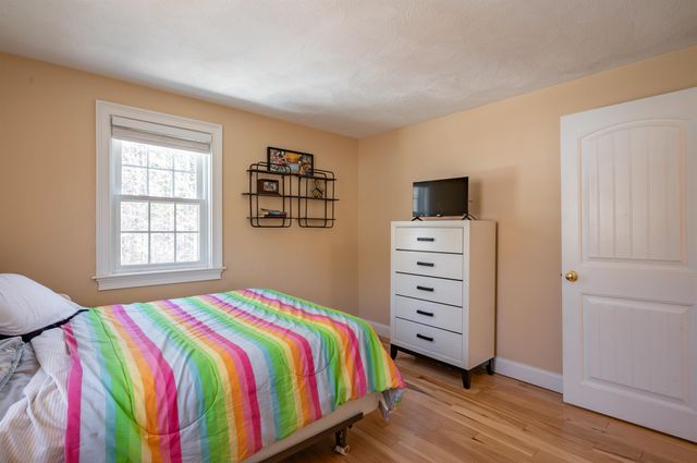 8 Ferncroft Drive, Nashua, NH 03063