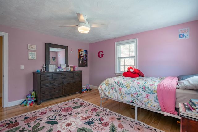 8 Ferncroft Drive, Nashua, NH 03063