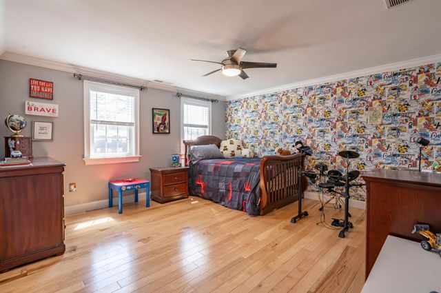 8 Ferncroft Drive, Nashua, NH 03063