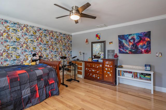 8 Ferncroft Drive, Nashua, NH 03063