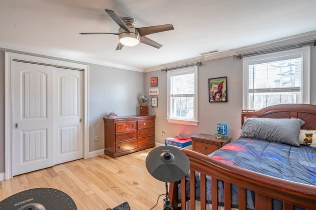 8 Ferncroft Drive, Nashua, NH 03063