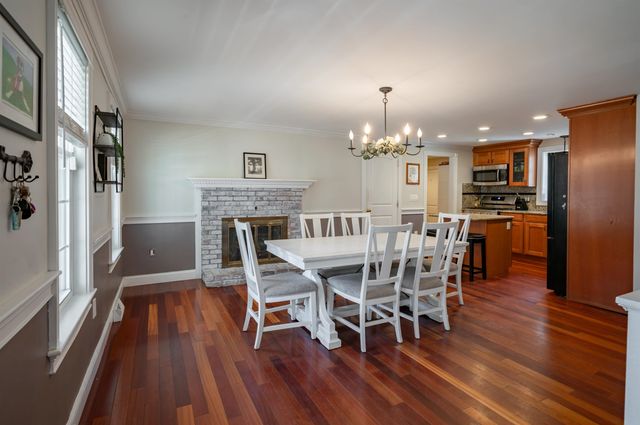 8 Ferncroft Drive, Nashua, NH 03063