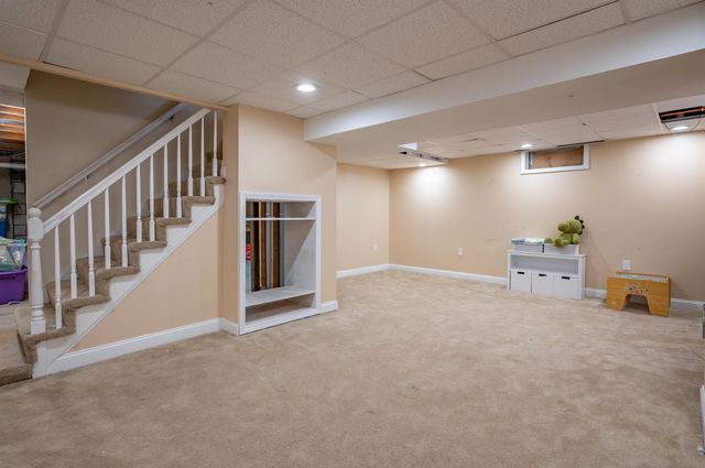 8 Ferncroft Drive, Nashua, NH 03063