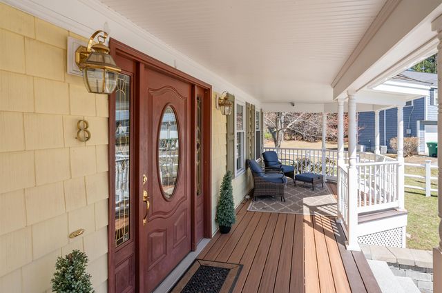 8 Ferncroft Drive, Nashua, NH 03063