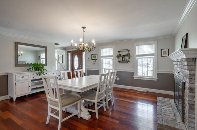 8 Ferncroft Drive, Nashua, NH 03063
