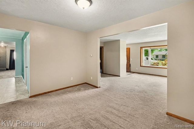 33704 Roselawn Street, Chesterfield, MI 48047