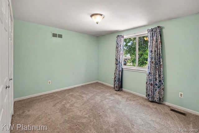 33704 Roselawn Street, Chesterfield, MI 48047
