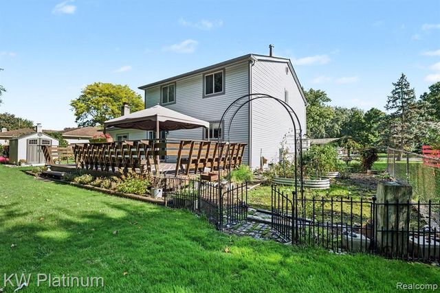 33704 Roselawn Street, Chesterfield, MI 48047