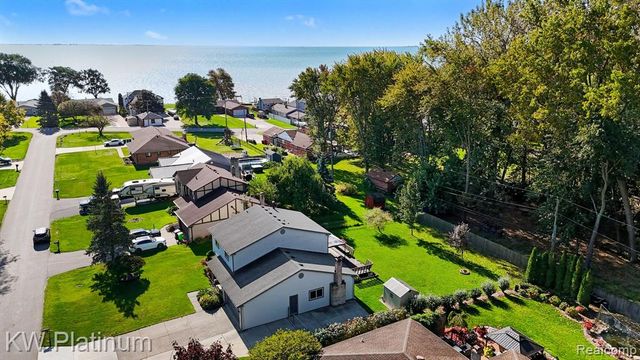 33704 Roselawn Street, Chesterfield, MI 48047