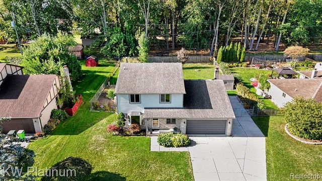33704 Roselawn Street, Chesterfield, MI 48047
