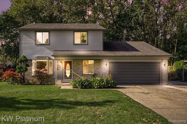 33704 Roselawn Street, Chesterfield, MI 48047