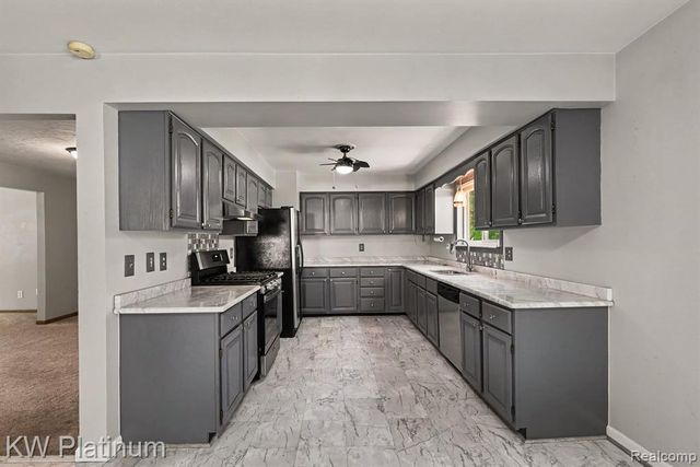 33704 Roselawn Street, Chesterfield, MI 48047