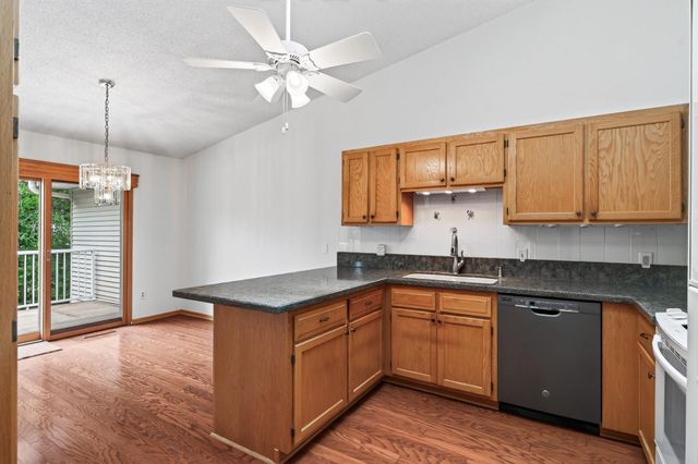 4238 Boulder Ridge Point, Eagan, MN 55122