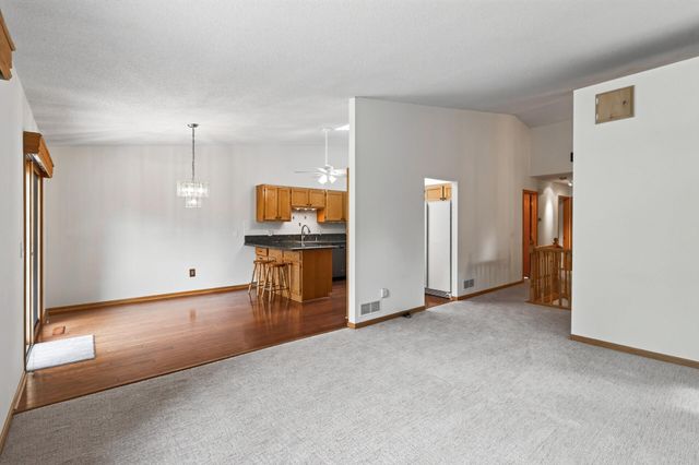 4238 Boulder Ridge Point, Eagan, MN 55122