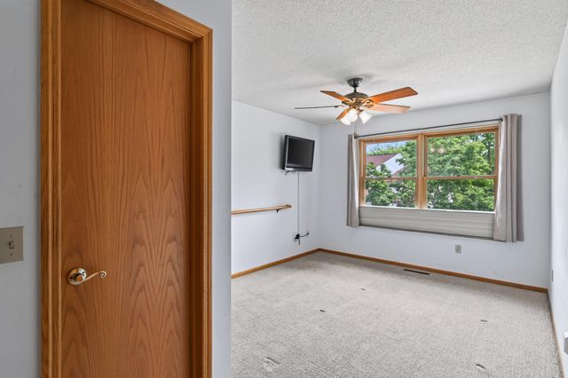 4238 Boulder Ridge Point, Eagan, MN 55122
