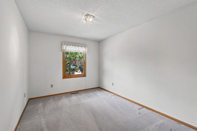 4238 Boulder Ridge Point, Eagan, MN 55122