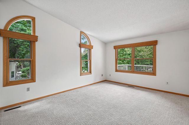 4238 Boulder Ridge Point, Eagan, MN 55122