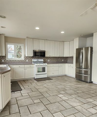 304 N Market Street, Update, MI 48039