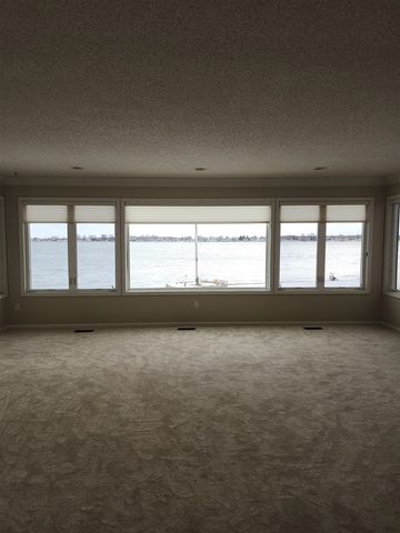 304 N Market Street, Update, MI 48039