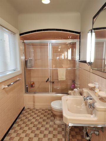 304 N Market Street, Update, MI 48039