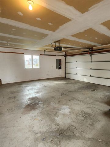 304 N Market Street, Update, MI 48039