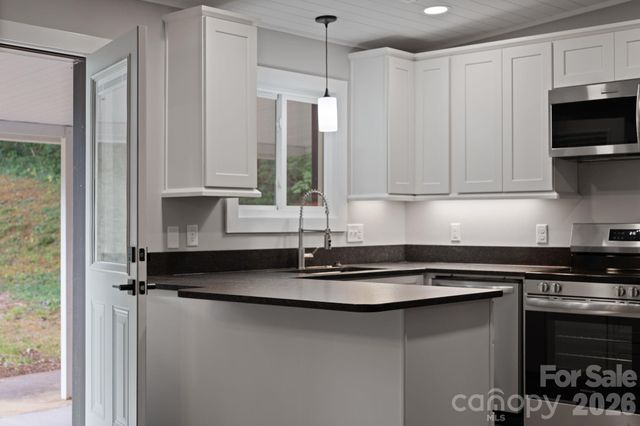 65 Dogwood Grove, Asheville, NC 28805
