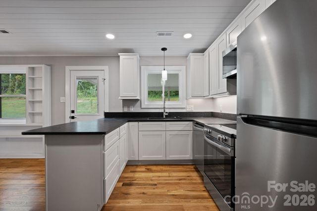 65 Dogwood Grove, Asheville, NC 28805