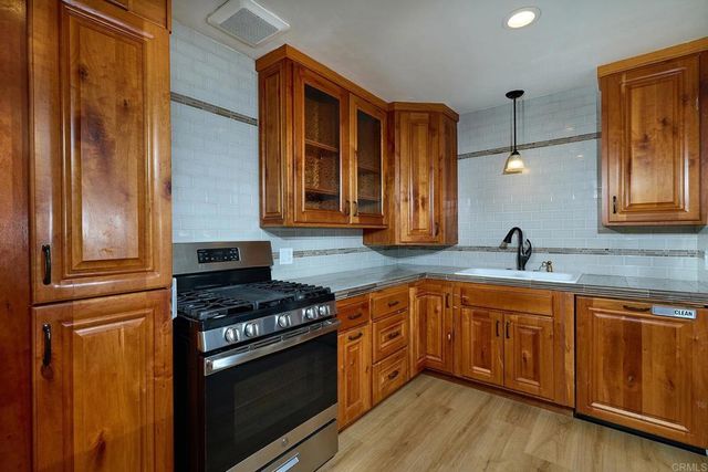 712 S Myers Street, Oceanside, CA 92054