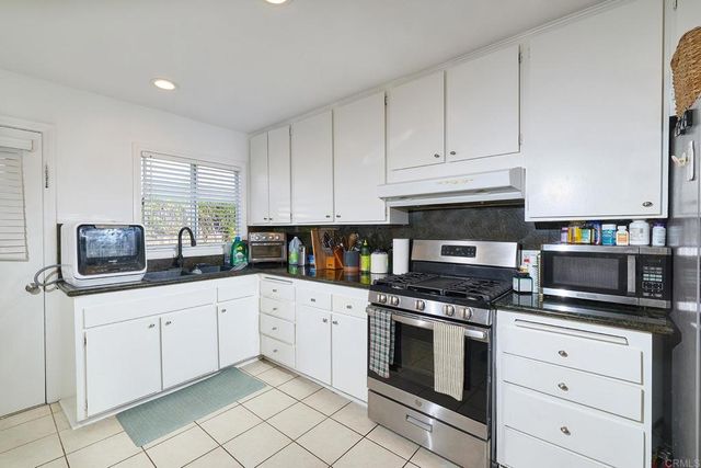 712 S Myers Street, Oceanside, CA 92054